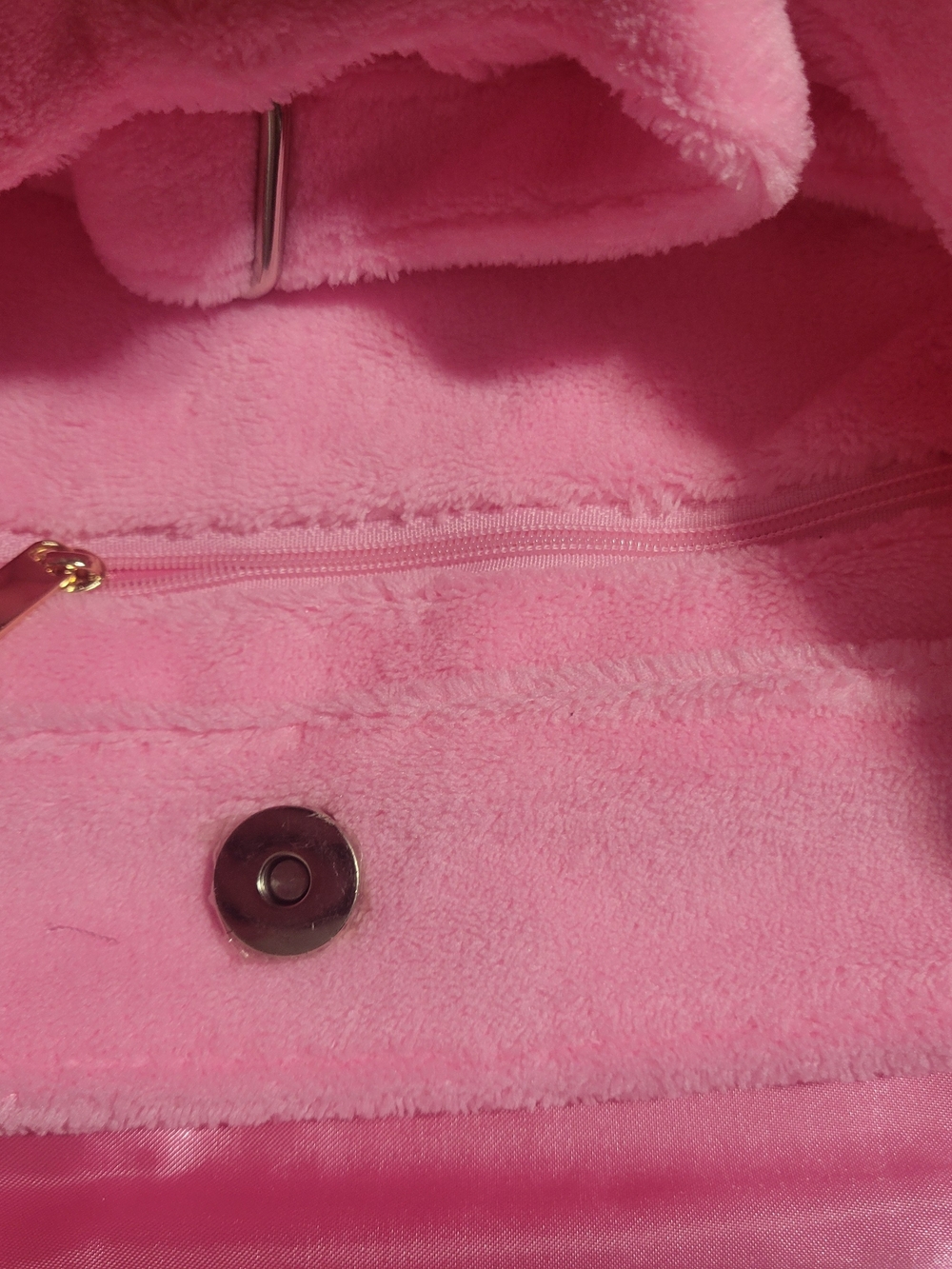 CHANEL PRÉCISION VIP BAG Pink Plush Shoulder Bag - Picture 3 of 4